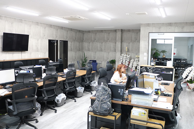 本社工場内観